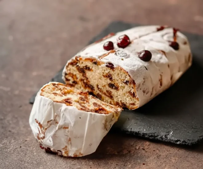 Stollen Alsacien : Une Délice Traditionnelle pour Noël