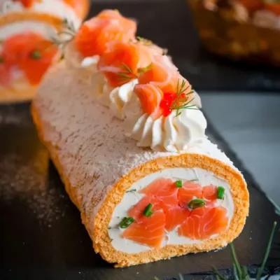 Bûche Salée au Saumon et Fromage Frais