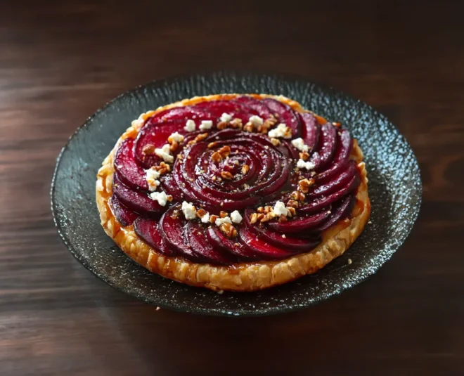 Tarte Tatin de Betteraves Rôties, Miel et Fromage de Chèvre