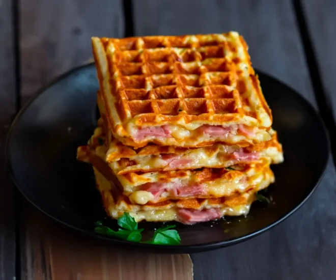 Gaufres Salées Croustillantes au Jambon et Fromage