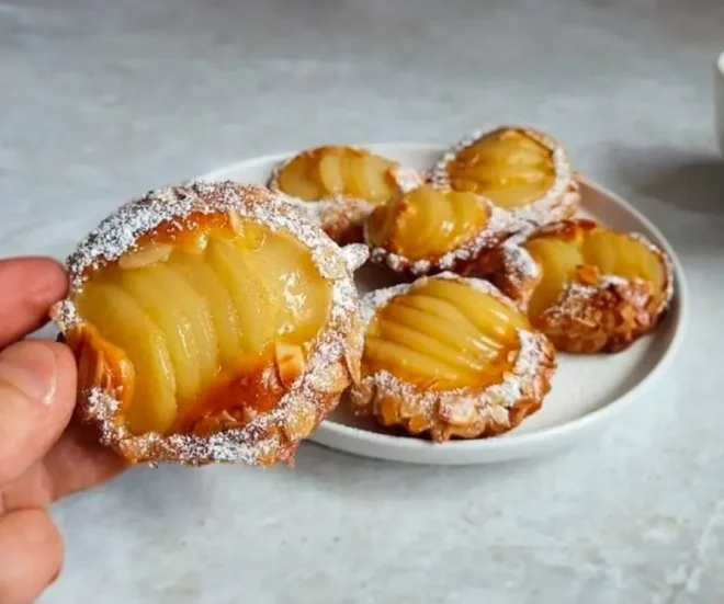Mini Tartelettes aux Pommes : Un Dessert Rapide et Délicieux