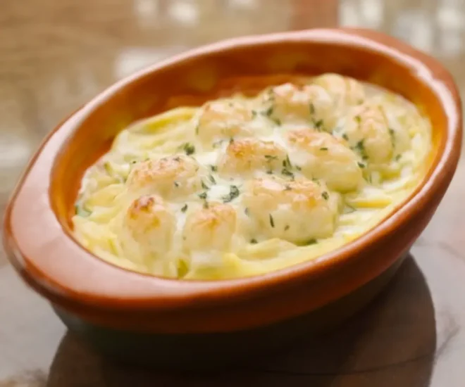 Noix de Saint-Jacques gratinées au four : Une entrée raffinée et savoureuse