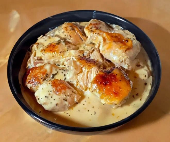 Poulet Crémeux à la Moutarde, Lardons et Champignons