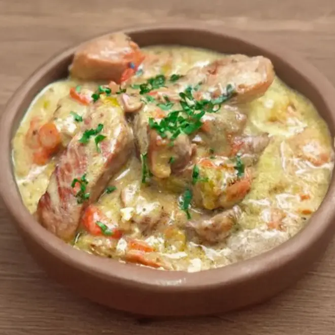 Blanquette de Porc au Vin Blanc et aux Champignons