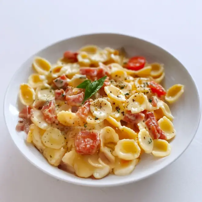 Pâtes au Boursin, lardons de dinde et tomates : une onctuosité irrésistible