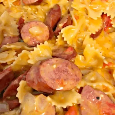 Pâtes crémeuses à la saucisse fumée