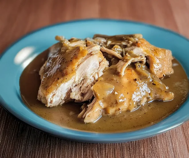 🍗 Poulet à la Mijoteuse et sa Sauce Onctueuse aux Herbes
