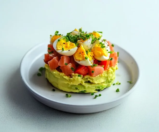 Verrines Fraîcheur : Avocat, Thon, Tomates et Œuf