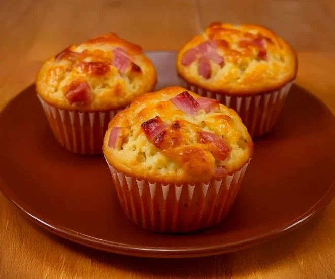 🧀 Muffins Moelleux au Jambon et Kiri 🥓