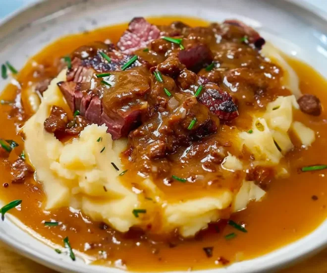Bœuf Braisé en Sauce et Purée Maison : Le Plat Réconfortant par Excellence