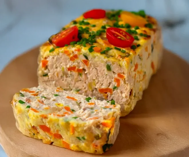 Pain de Thon & Macédoine – Le Plat Frais et Savoureux qui Plaît à Tous