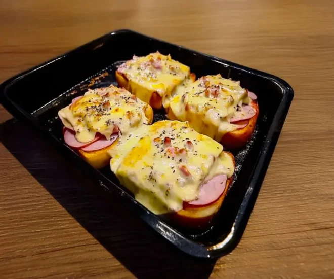 Croque-Monsieur Gratiné aux Lardons et Chèvre