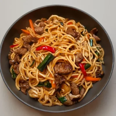 Nouilles Chinoises au Bœuf et Légumes au Wok