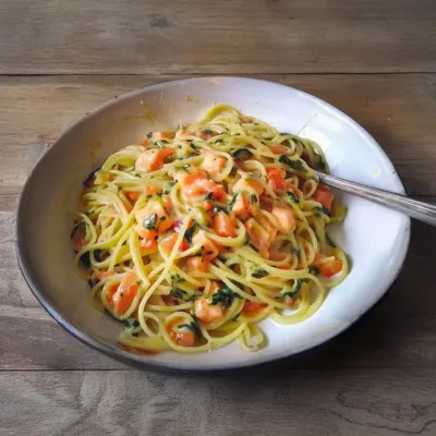 Spaghetti au Saumon Fumé et Courgettes : Recette Savoureuse