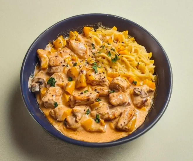 🥘 Poulet Stroganoff Crémeux aux Champignons