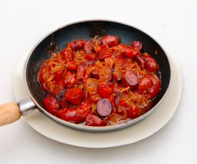 🌶️ Rougail Saucisse Réunionnais – Saveurs Authentiques de l’île Intense