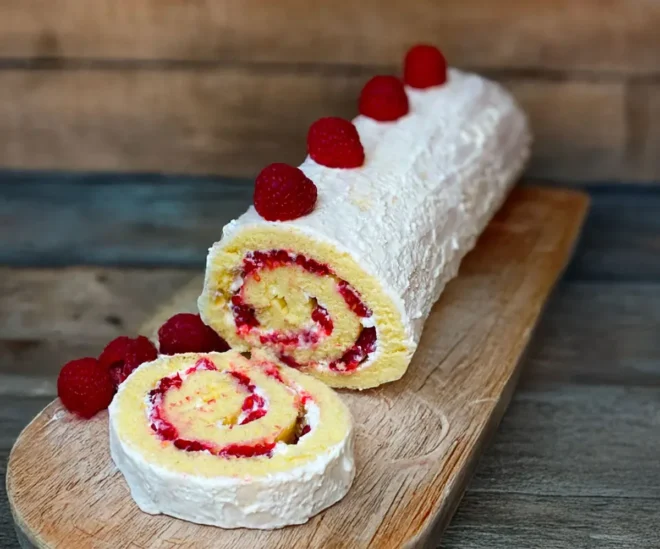 Bûche Framboise, Chantilly & Mascarpone : un Délice Fruité et Aérien