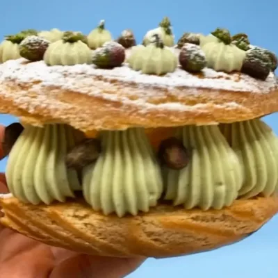 Paris-Brest à la Mousse de Pistache : Élégance Sucrée