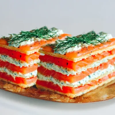 Millefeuille Salé au Saumon Fumé et Fromage Frais