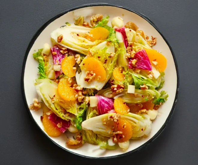 Salade d’hiver vitaminée : endives, orange, pomme & noix