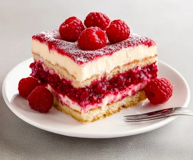 Tiramisu aux Framboises : Une douceur fruitée et crémeuse irrésistible