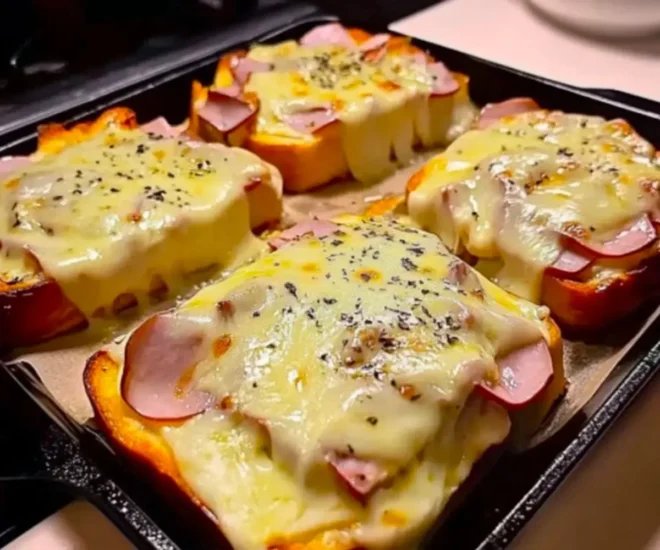 Croque-Monsieur Gratiné aux Lardons et Fromage de Chèvre