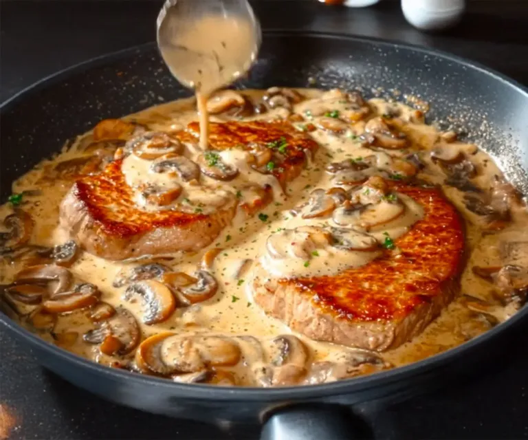Escalopes de veau à la crème et aux champignons : un classique fondant et savoureux
