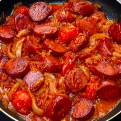 Rougail Saucisse Réunionnais : Recette Authentique