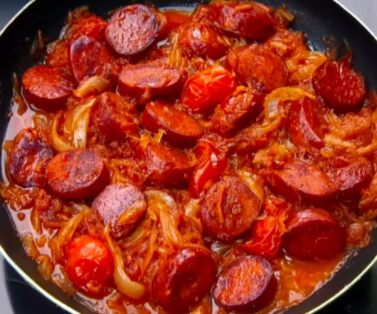 🌶️ Rougail Saucisse Réunionnais – Recette Délicieuse & Authentique
