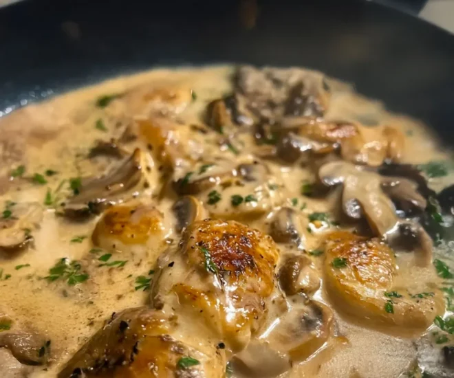 Émincés de Poulet à la Moutarde & Champignons