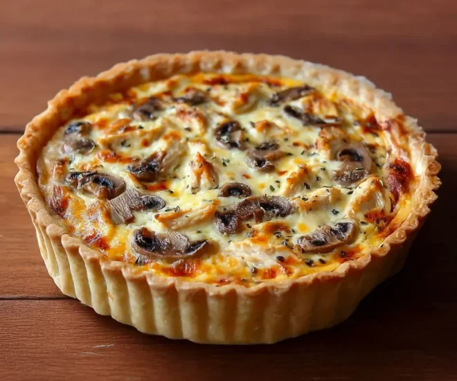 Quiche au Poulet, Champignons et Fromage : un Classique Savoureux et Facile