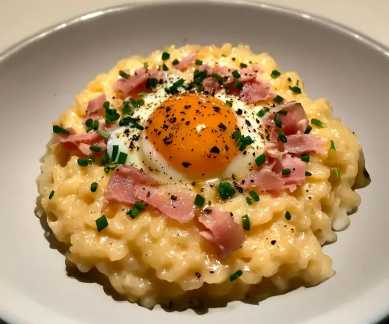 Risotto de Coquillettes à la Truffe, Jaune d&rsquo;Œuf Confit & Copeaux de Jambon Cru 🍳