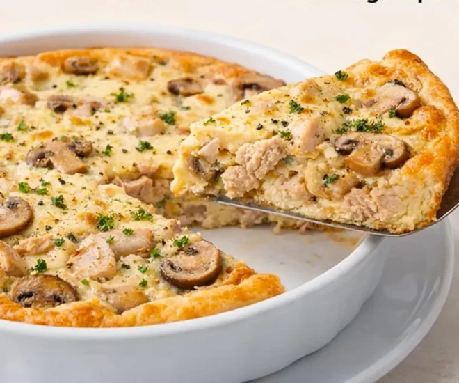 🥧 Quiche sans pâte au poulet et champignons : légère, savoureuse et facile !