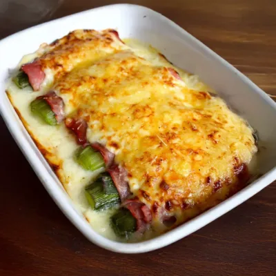 Poireaux au Jambon Gratinés à la Béchamel