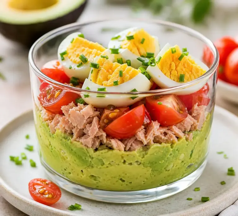 🥑 Verrines Fraîcheur à l’Avocat, Thon, Tomates et Œuf