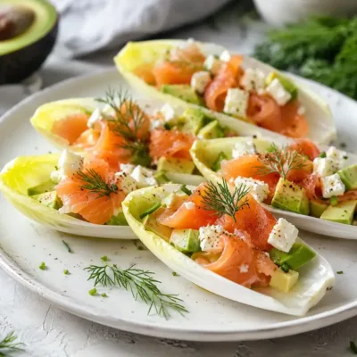 Barquettes d’Endives au Saumon Fumé, Avocat et Fromage faciles