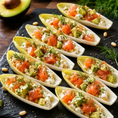 Barquettes d'endives au saumon fumé et avocat