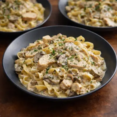 Pâtes crémeuses au poulet et champignons au parmesan