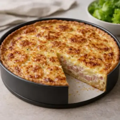 Quiche jambon pommes de terre au four, crème gratinée
