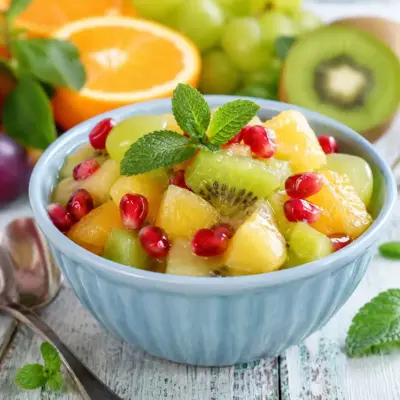 Salade de fruits d’été au sirop de menthe