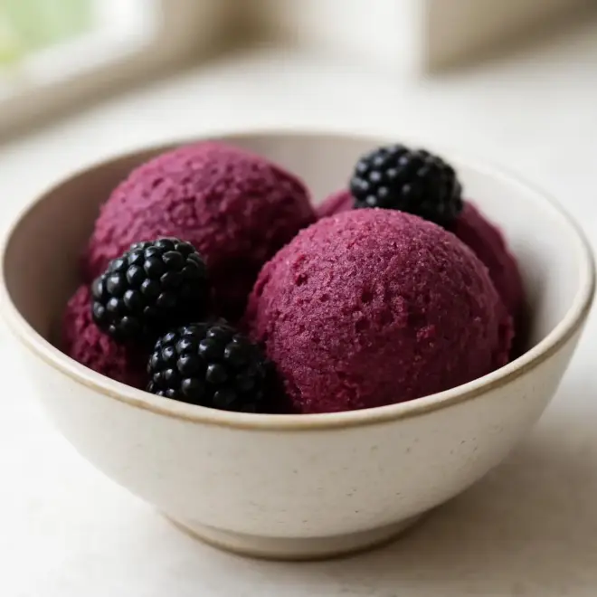 Sorbet aux mûres sauvages (sans sorbetière) violet sombre, intense et acidulé