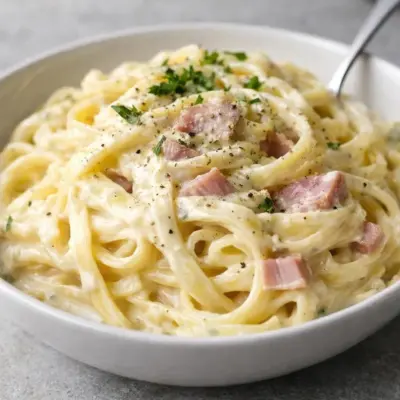 Tagliatelles au jambon et sauce Boursin crémeuse