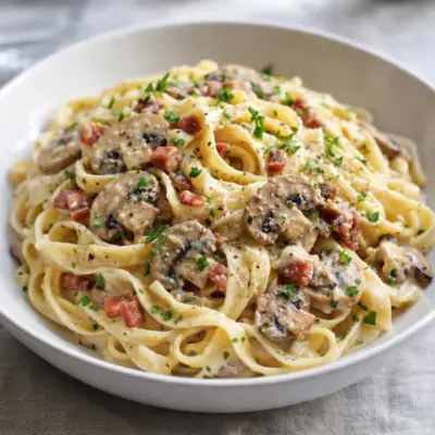 Tagliatelles carbonara forestière aux champignons