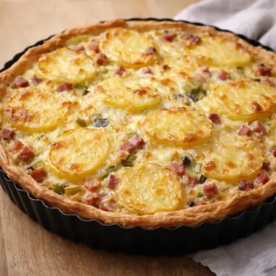 Tarte de pommes de terre au poireau et jambon