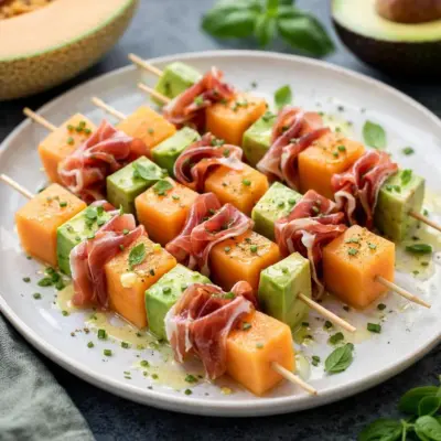 Brochettes de melon avocat jambon de Parme, fraîches