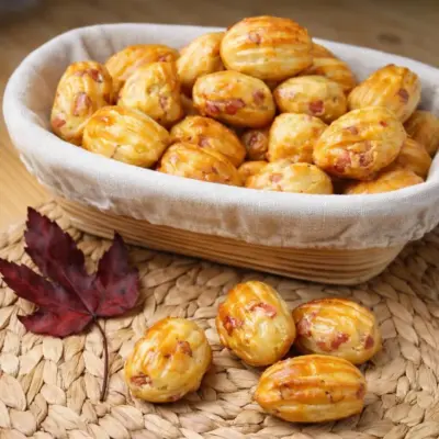Mini madeleines au bacon : recette apéritive facile