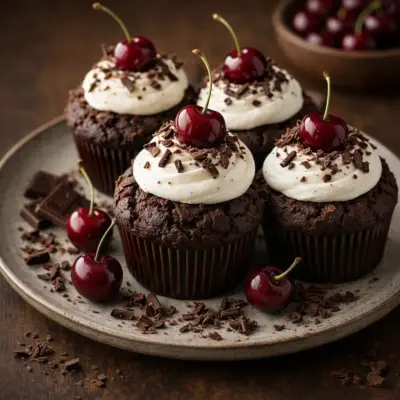 muffins façon forêt-noire : cerises, cacao et crème