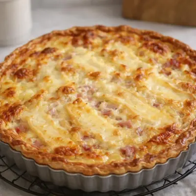 Quiche façon tartiflette au jambon : reblochon gratiné