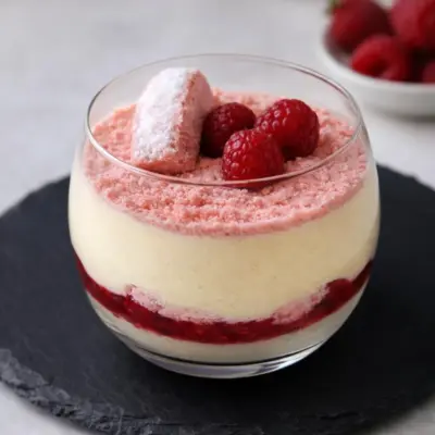 Tiramisu aux framboises et biscuits roses de Reims