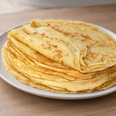 Crêpes fines à la vanille, souples et dorées